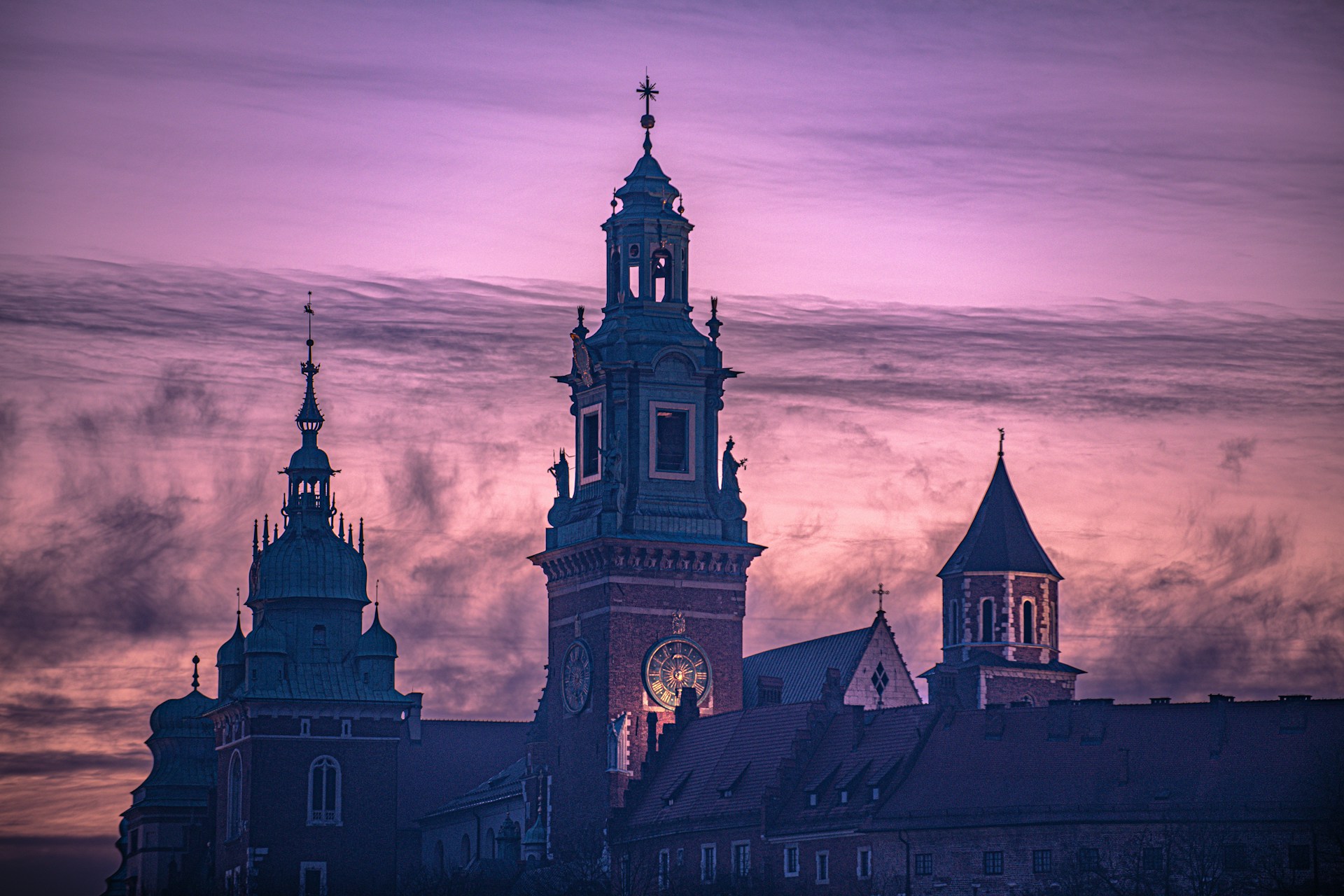 AI i wybory lokalne w Krakowie Wawel w Krakowie o zmierzchu jako ilustracja artykułu o AI i wyborach lokalnych